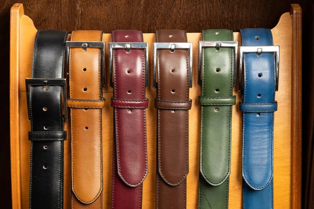 Jak przechowywać paski do spodni, aby uniknąć ich zniszczenia?