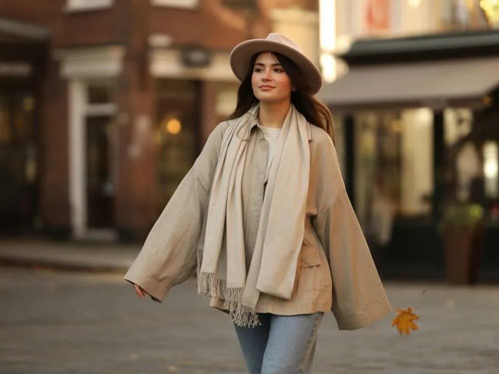 Jaka czapka do beżowej kurtki? Sprawdź idealne połączenia kolorów i stylów