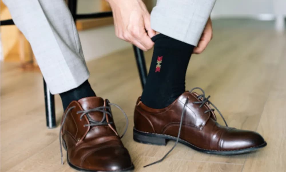 Jakie skarpetki do eleganckich butów? Wybierz idealne akcesoria do stylizacji
