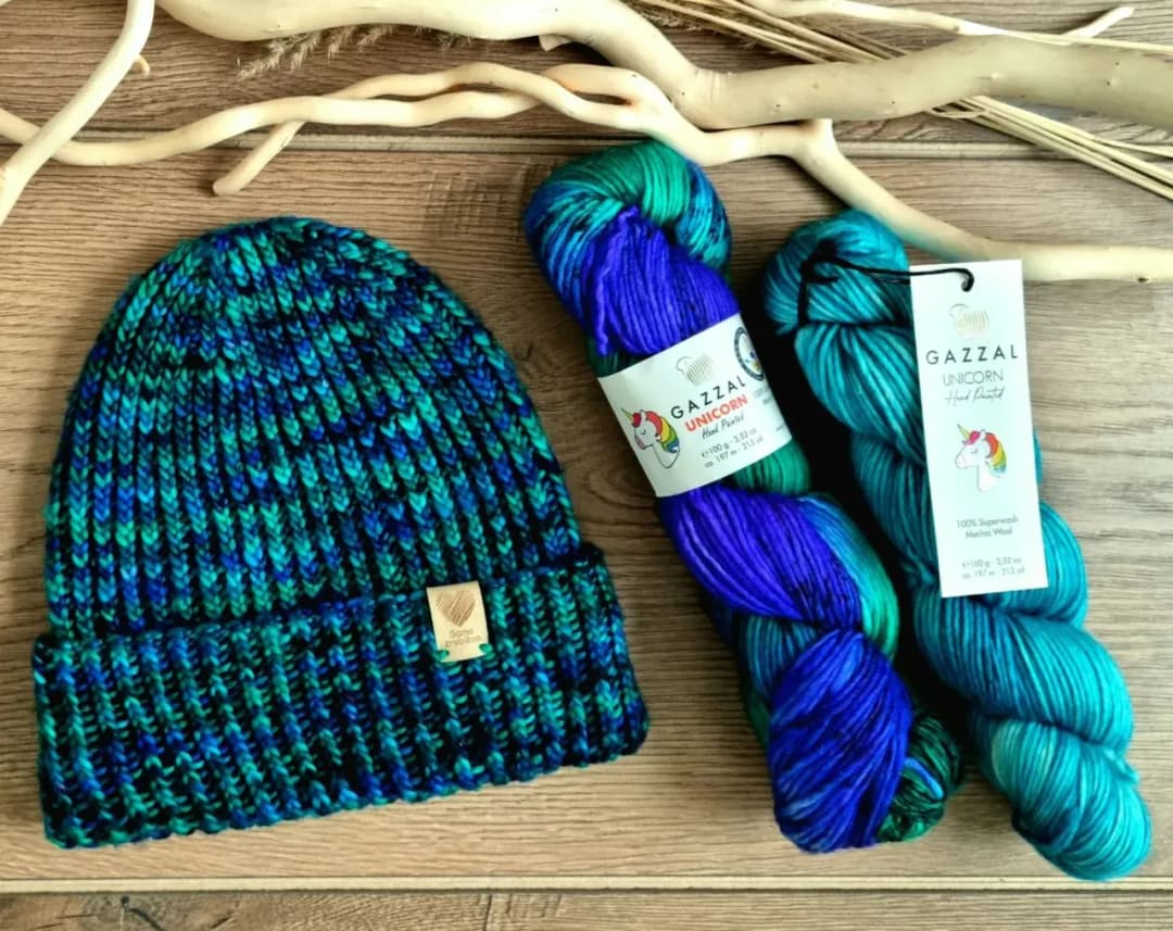 Ile wełny na czapkę? Wszystko, co musisz wiedzieć, by nie żałować wyboru.