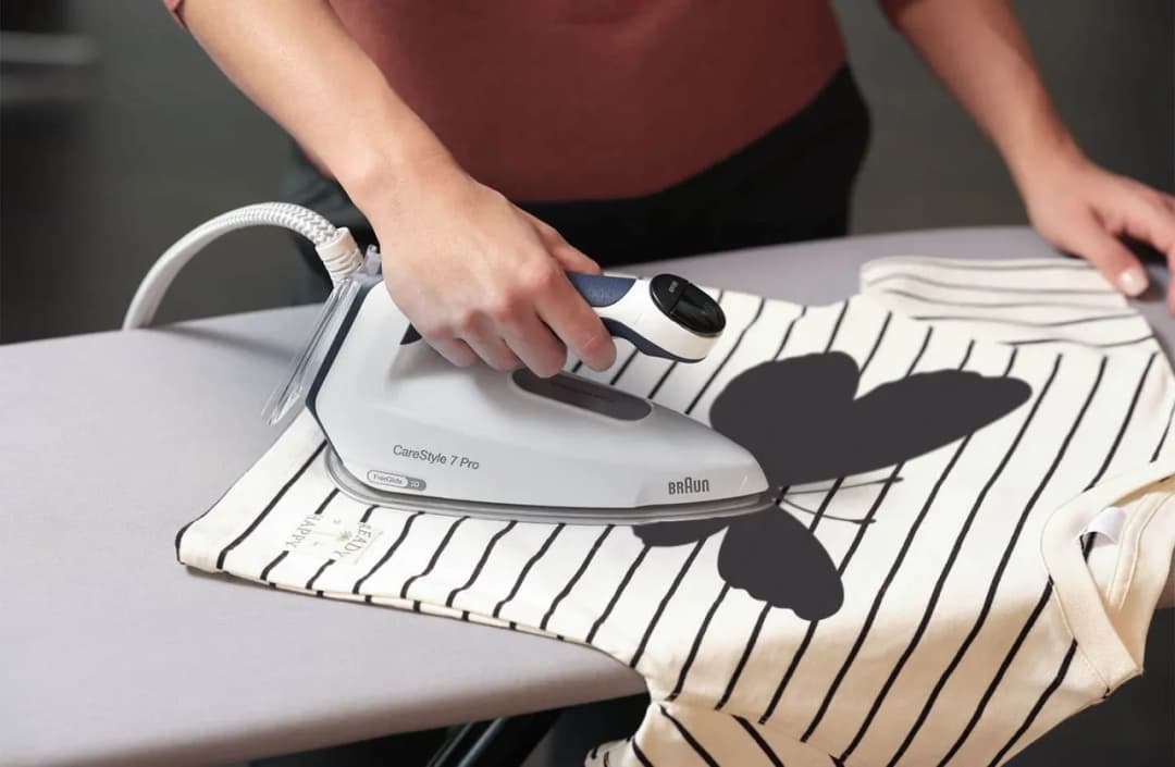 Jak usunąć prasowankę z ubrania? Skuteczne metody i porady